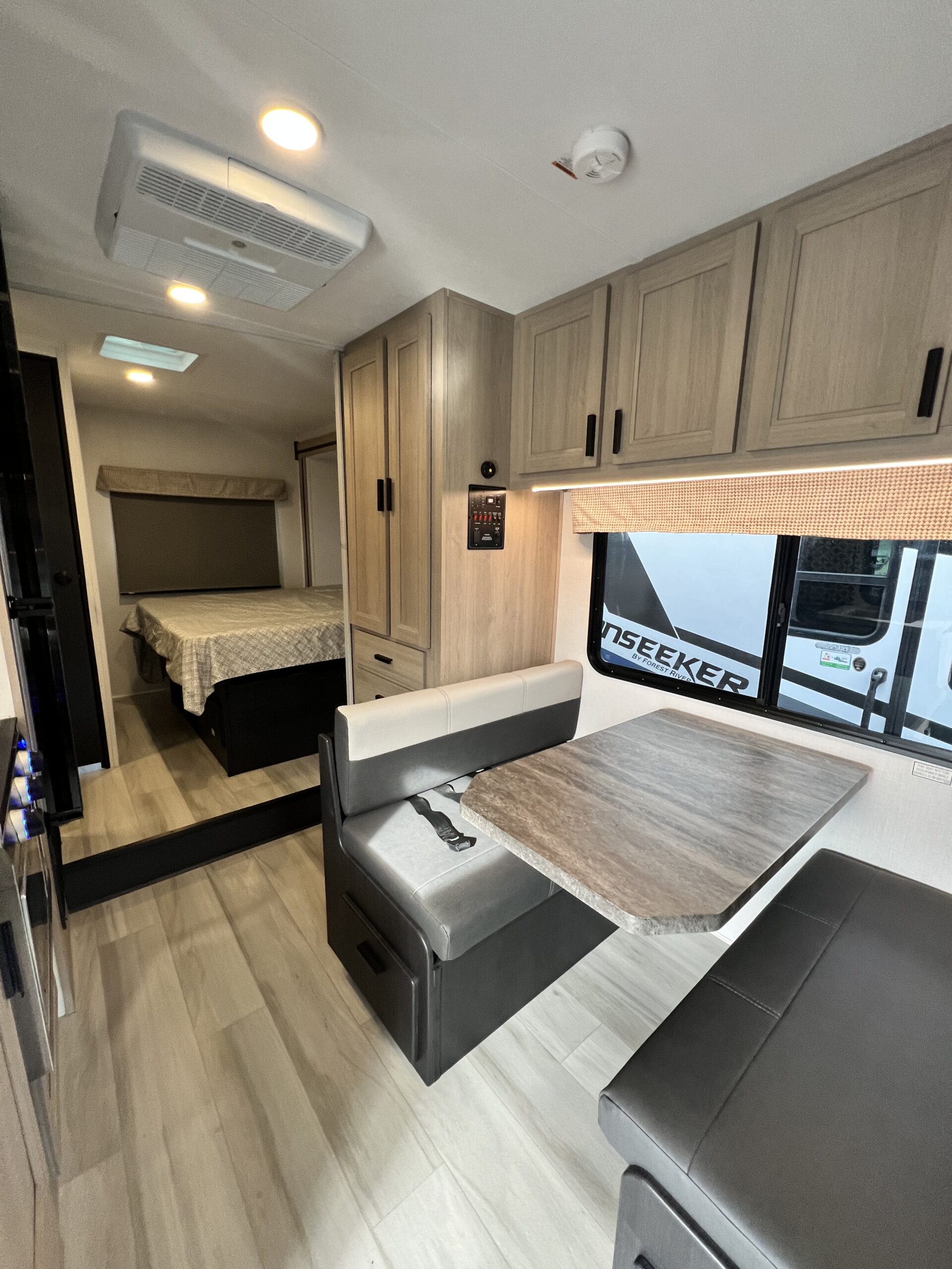 Forest River Sunseeker 2250 ( Bedroom slide) 24′ 2F - Image 15