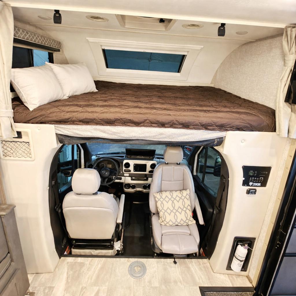Thor Quantum Mercedes Diesel Sprinter 25' (4M) - Image 5