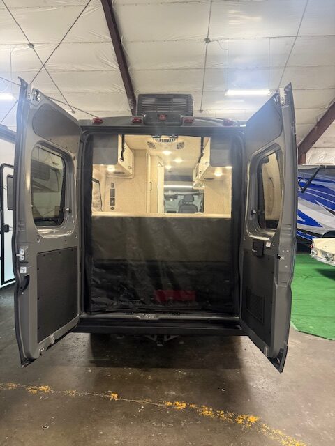 Ram Promaster 3500 Dazzle 21' 1V - Image 10