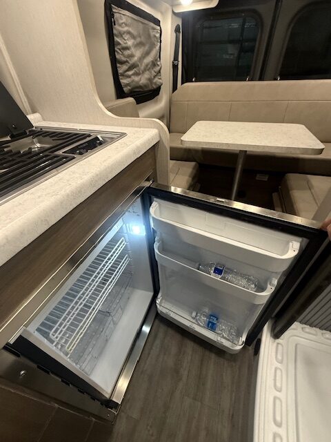 Ram Promaster 3500 Dazzle 21' 1V - Image 7