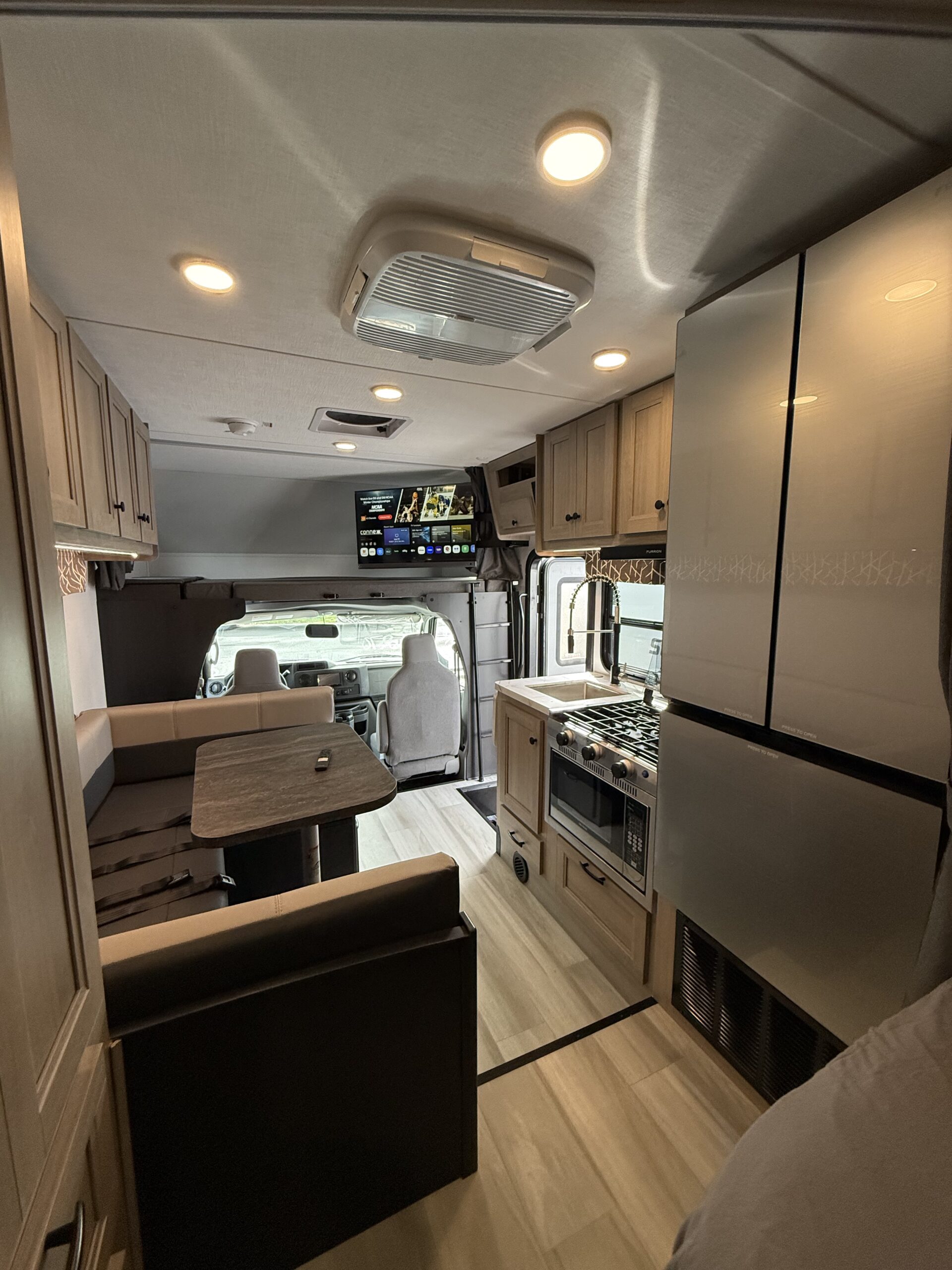 Sunseeker 2350 24' 15S - Image 13