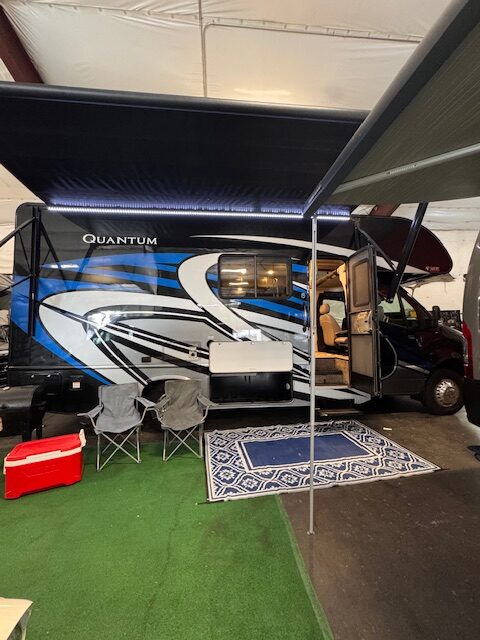 Thor Quantum Mercedes Diesel Sprinter 25' (4M)