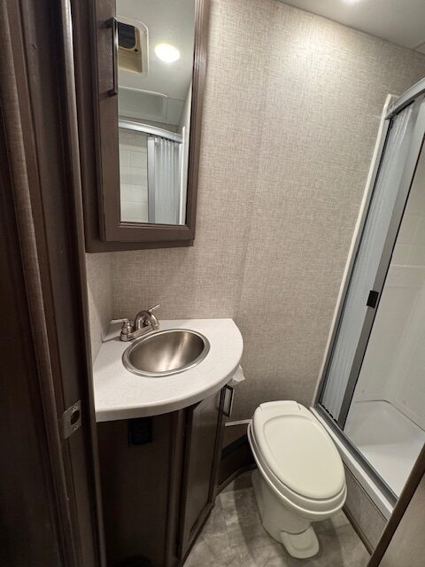 Thor Quantum Mercedes Diesel Sprinter 25' (4M) - Image 10