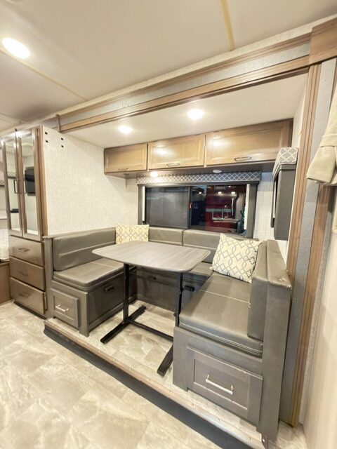 Thor Quantum Mercedes Diesel Sprinter 25' (4M) - Image 9