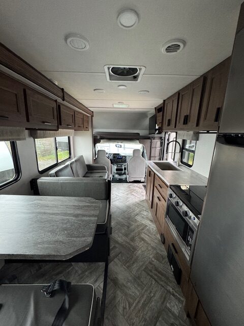 Forest River Sunseeker 2850 (super slide) 31' 31S - Image 3