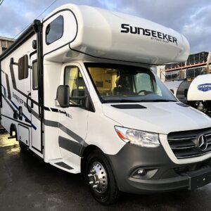 Forest River Sunseeker 2400(super slide) Mercedes Benz 24′ 1M