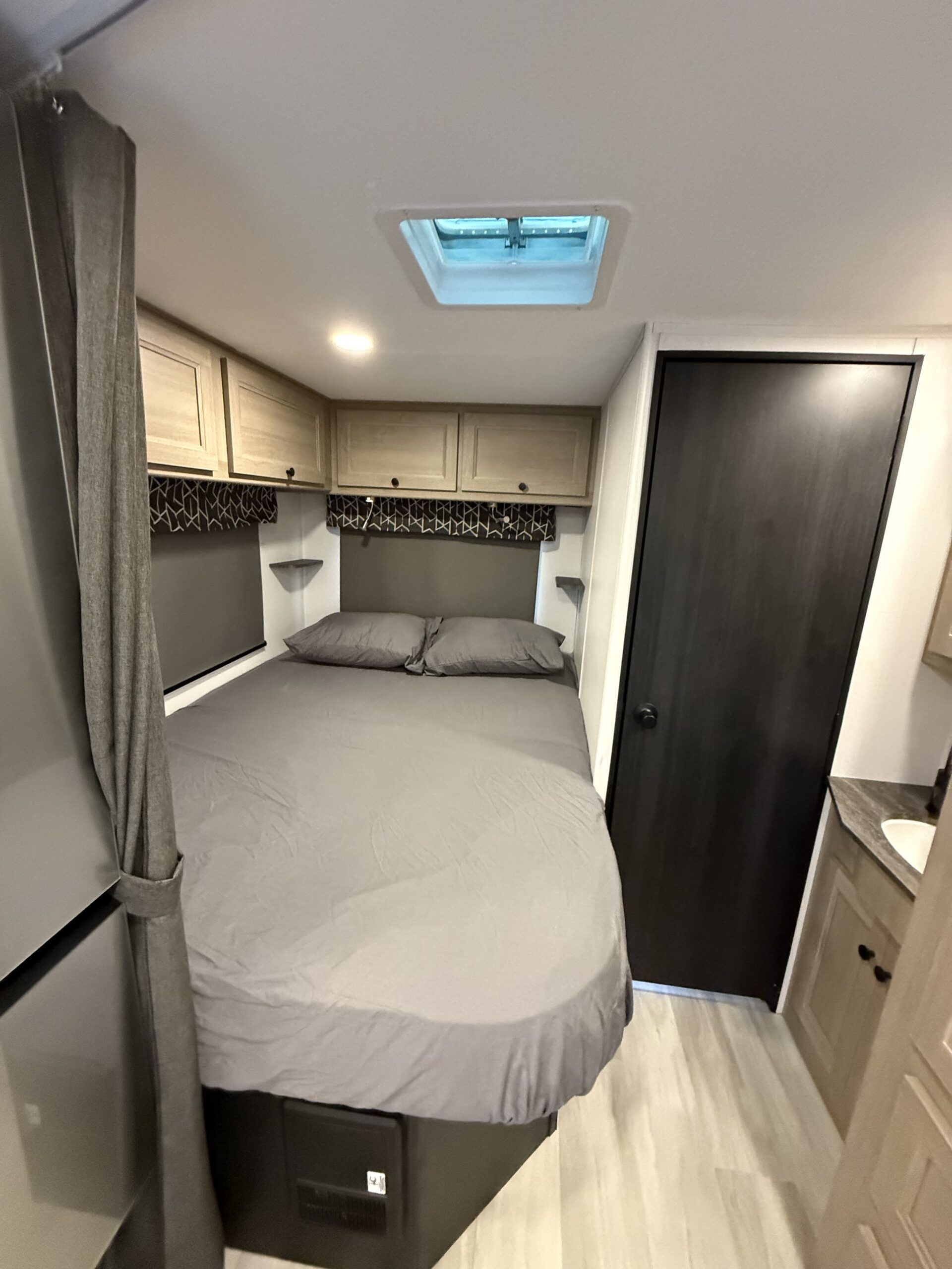 Sunseeker 2350 24' 15S - Image 2