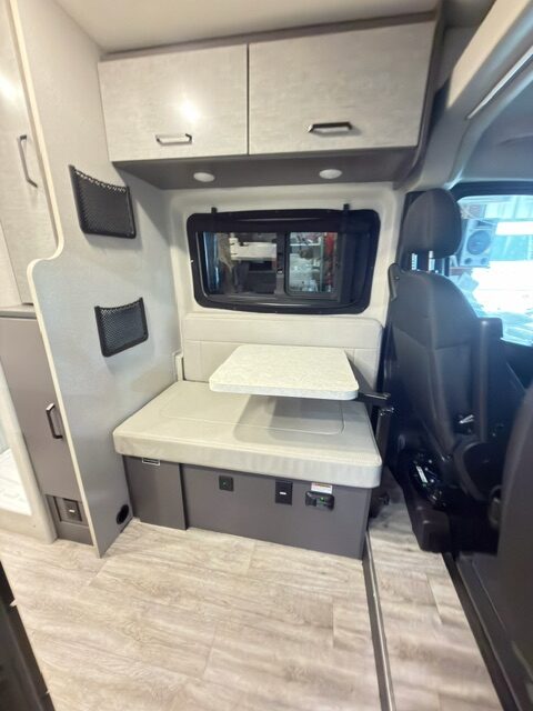 Ram Promaster 3500 Dazzle 21' 3V - Image 3