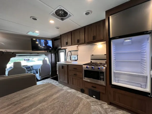 Forest River Sunseeker 2850 (super slide) 31' 31S - Image 14