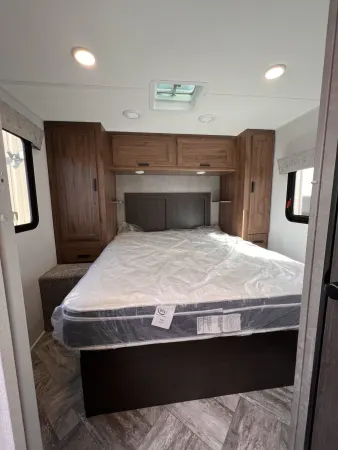Forest River Sunseeker 2850 (super slide) 31' 31S - Image 11